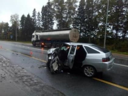 В Переславском районе водитель «Лады» пострадал при столкновении с грузовиком