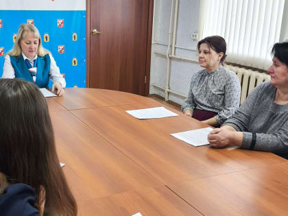 Мобильный офис налоговиков работал в Некоузском муниципальном районе