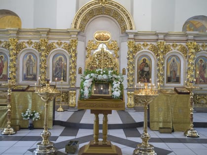 ВЕЧЕРНЕЕ БОГОСЛУЖЕНИЕ В КАНУН ПАМЯТИ СВЯТИТЕЛЯ ЛЕОНТИЯ И СОБОРА РОСТОВО-ЯРОСЛАВСКИХ СВЯТЫХ ОТСЛУЖЕНО В ЛЕОНТЬЕВСКОМ ХРАМЕ ЯРОСЛАВЛЯ