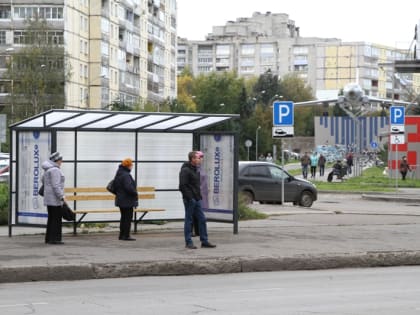 В Рыбинске продолжается работа по установке новых остановочных павильонов