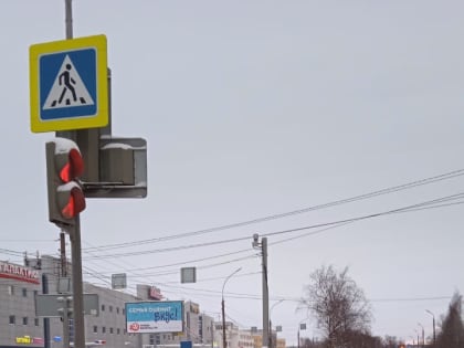 В Ярославле продолжается уборка от снега и наледи