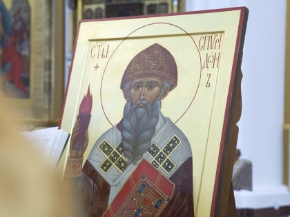 МИТРОПОЛИТ ВАДИМ ОСВЯТИЛ НОВУЮ ИКОНУ ДЛЯ УСПЕНСКОГО СОБОРА