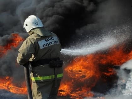 В Ярославле при пожаре в многоквартирном доме погиб мужчина