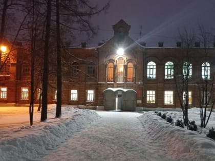 Жители Углича боятся закрытия старейшей городской школы - гимназии №1