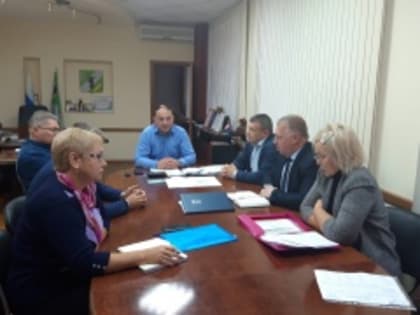 Глава района провёл совещание по вопросам организации осенней призывной кампании на территории Гаврилов-Ямского района.
