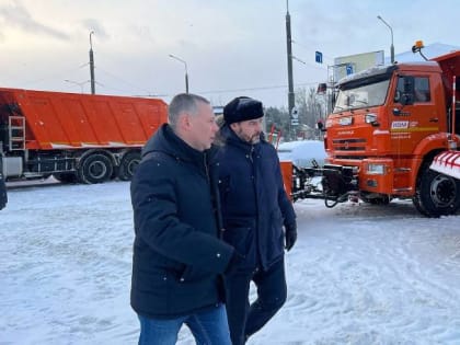 Губернатор осмотрел новую технику ДЭС