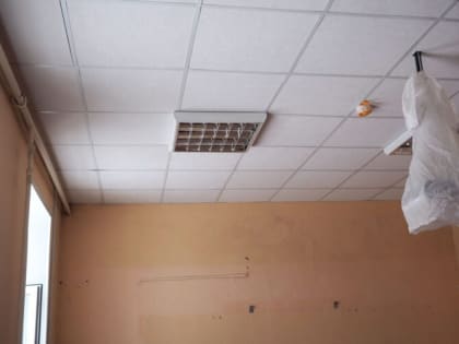 Обвалившийся потолок ускорил переезд. Какие решения приняли по школе №24