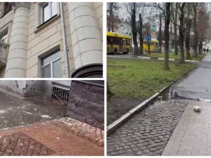 Берегите голову: в центре Ярославля разваливается фасад жилого дома