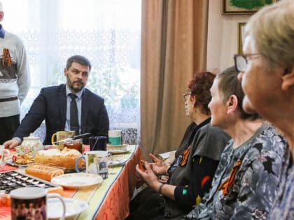 Дмитрий Рудаков встретился с бывшими узниками концлагерей