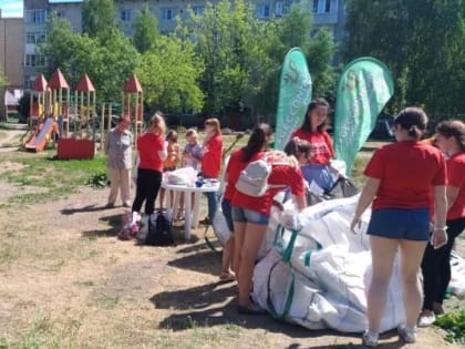 В Ростовском районе прошла экологическая акция «GECCON: Городские экоконтейнеры»