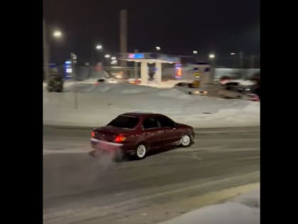 Очередной небезопасный заезд на Мышкинском проезде в Ярославле закончился дорожным происшествием