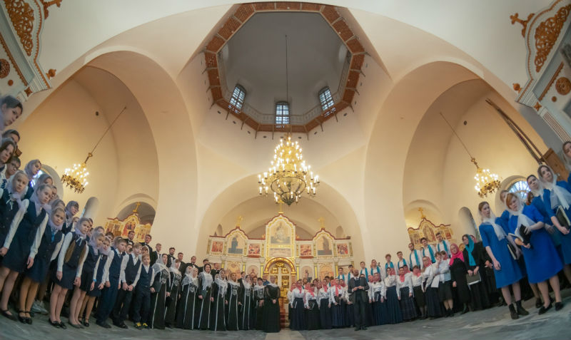 Песни рыбинского. Хор Соколята Рыбинск. Сретенский храм внутри Рыбинск. Рыбинск Молодёжная группа храма Сретенья. Хоровой фестиваль Сретение 2023 в Красноармейске.