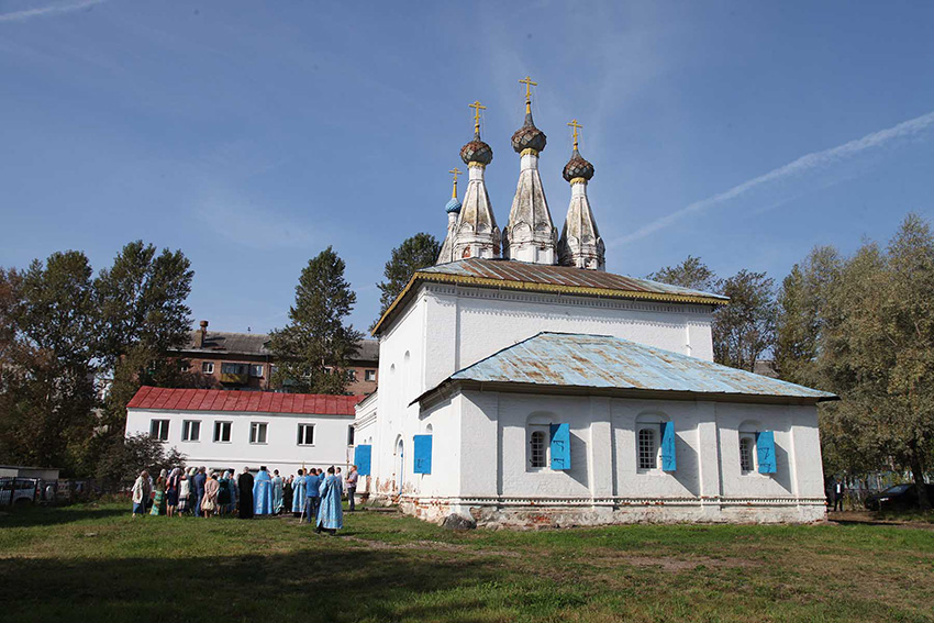 Ярославская церковь божья. Храм Владимирской Божьей матери Ярославль. Владимирская Церковь на Божедомке Ярославль. Храм Владимирской иконы Божией матери на Божедомке. Храм Владимирской иконы Божией матери на Божедомке в Ярославле.