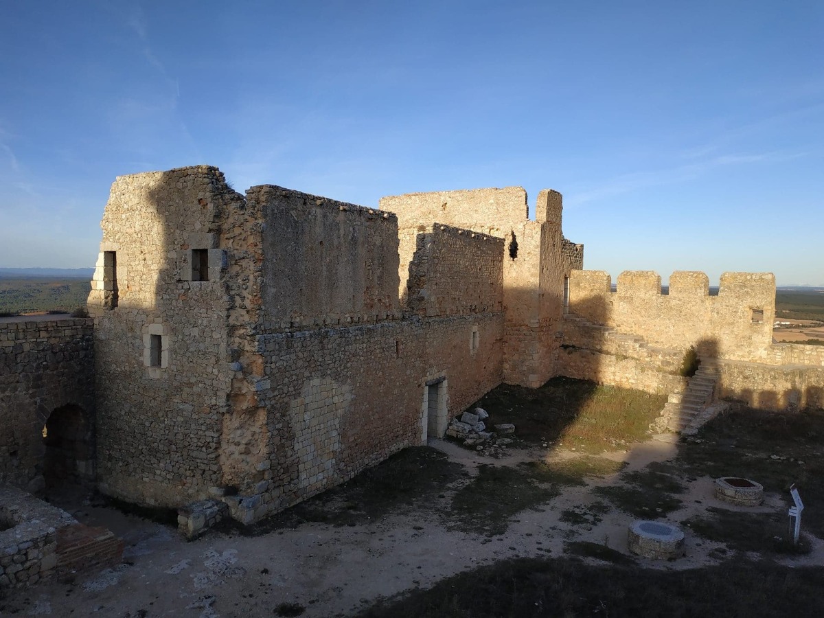 Fotografía de Gormaz que muestra ruinas.