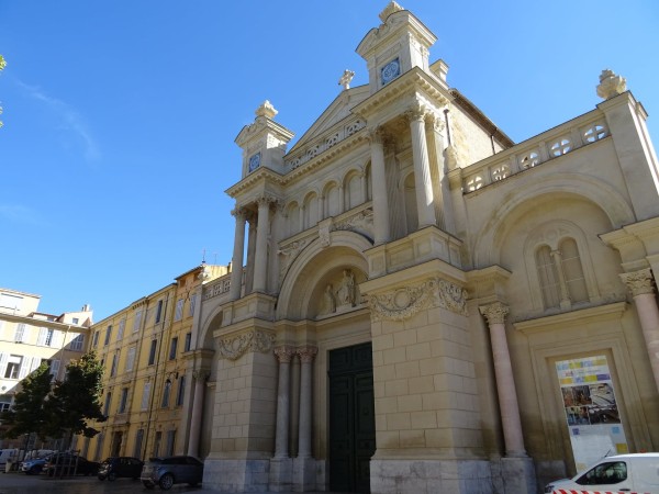 Fotografía de Aix-en-Provence que muestra templo.