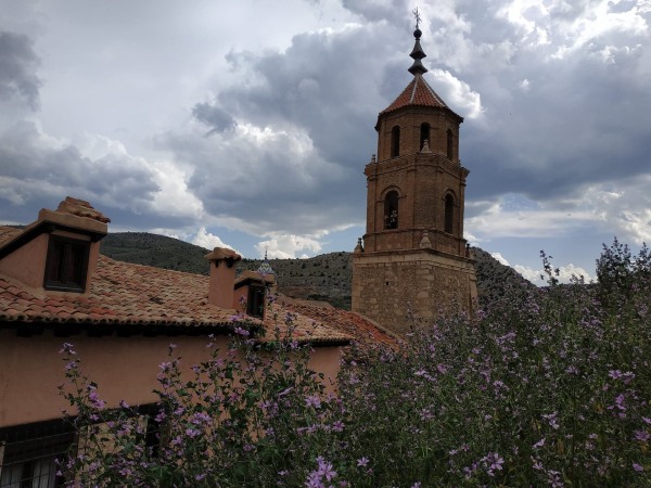 Fotografía de Albarracín que muestra templo.