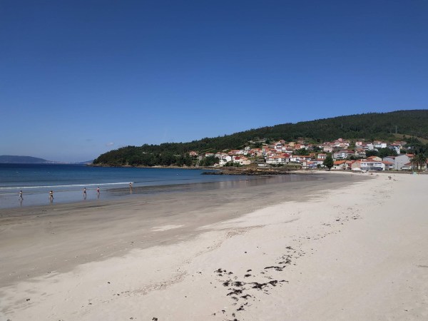 Fotografía de Dumbría que muestra playa.