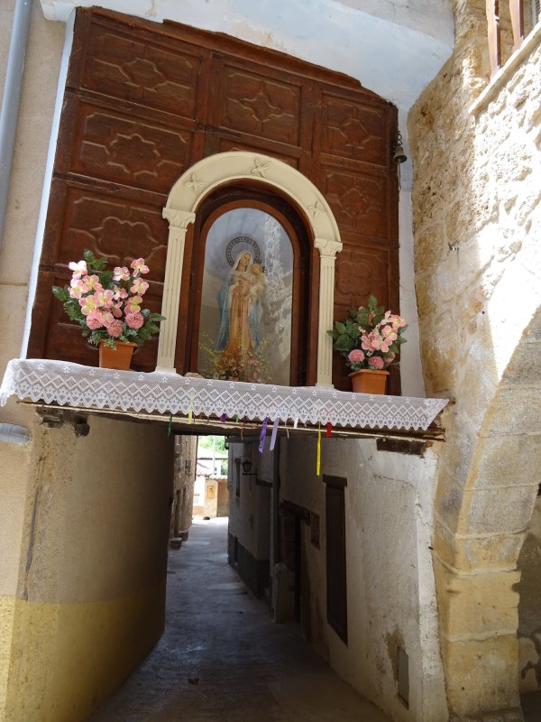 Fotografía de Beceite / Beseit que muestra templo.