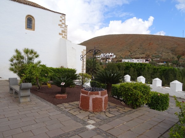 Fotografía de Betancuria que muestra templo.