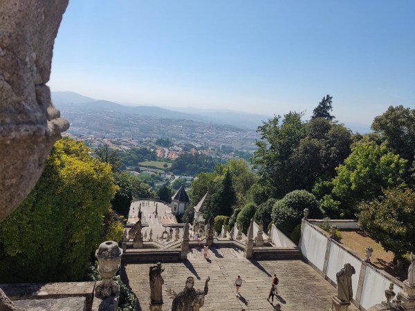Fotografía de Braga que muestra ruinas.