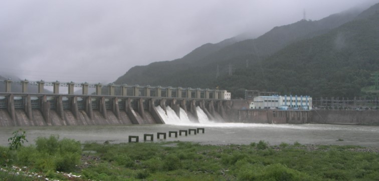 1944년 건설된 청평댐 전경, 북한강 수위를 높여 남이섬을 완전한 섬으로 만든 수력발전소, 가평 청평 역사적 건축물