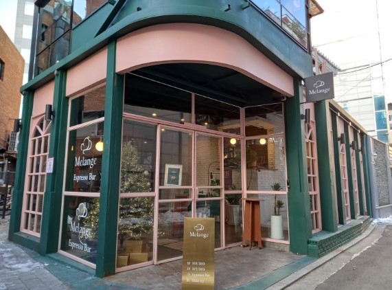 성신여대역-멜랑슈-에스프레소바-분위기