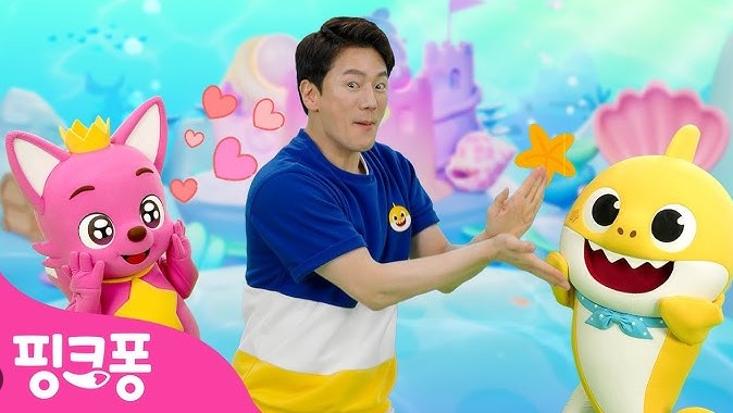 핑크퐁 아기상어 체조 영상 장면 - 유튜브 역대 최다 조회수 163억뷰 기록 더핑크퐁컴퍼니 대표 콘텐츠