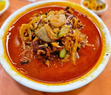 강북구청 인근 김군네짬뽕 해물짬뽕 이미지, 푸짐한 해산물과 매콤한 국물이 특징인 점심 맛집