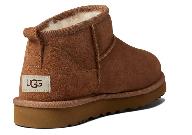 2025년 겨울 20대에게 가장 인기 있는 어그 클래식 울트라 미니 부츠 체스트넛 색상 방한화