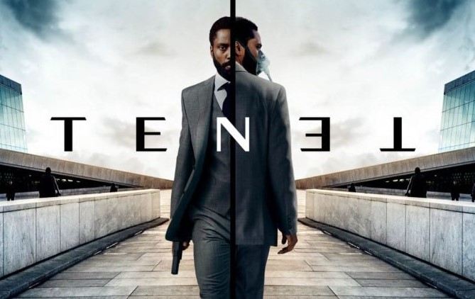 테넷 공식 포스터 - 주도자(존 데이비드 워싱턴)가 정방향과 역방향으로 동시에 걸어가는 좌우 대칭 구도. TENET 타이틀이 정방향과 좌우 반전으로 나란히 표기되어 시간 역행이라는 영화의 핵심 개념을 상징적으로 표현한 크리스토퍼 놀란 감독의 2020년 SF 첩보 영화 대표 포스터