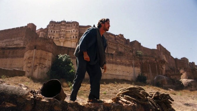 다크 나이트 라이즈 브루스 웨인 더 핏 탈출 후 재탄생 부활 장면 스틸컷