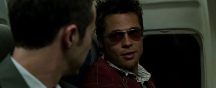 파이트 클럽 비행기 안 타일러 더든과 내레이터의 첫 만남 장면 – 사실은 내레이터 혼자였던 결정적 복선