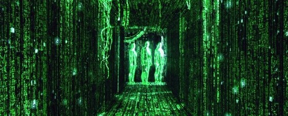 매트릭스 세계관을 상징하는 녹색 디지털 코드가 폭포처럼 흘러내리는 복도 공간, 코드로 이루어진 세 인물의 실루엣이 빛나는 가상현실 시각화 장면