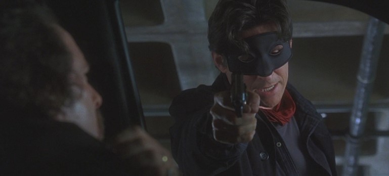 유주얼 서스펙트 복면 총격 범죄 장면 - 카이저 소제 반전 결말 키튼 버벌킨트