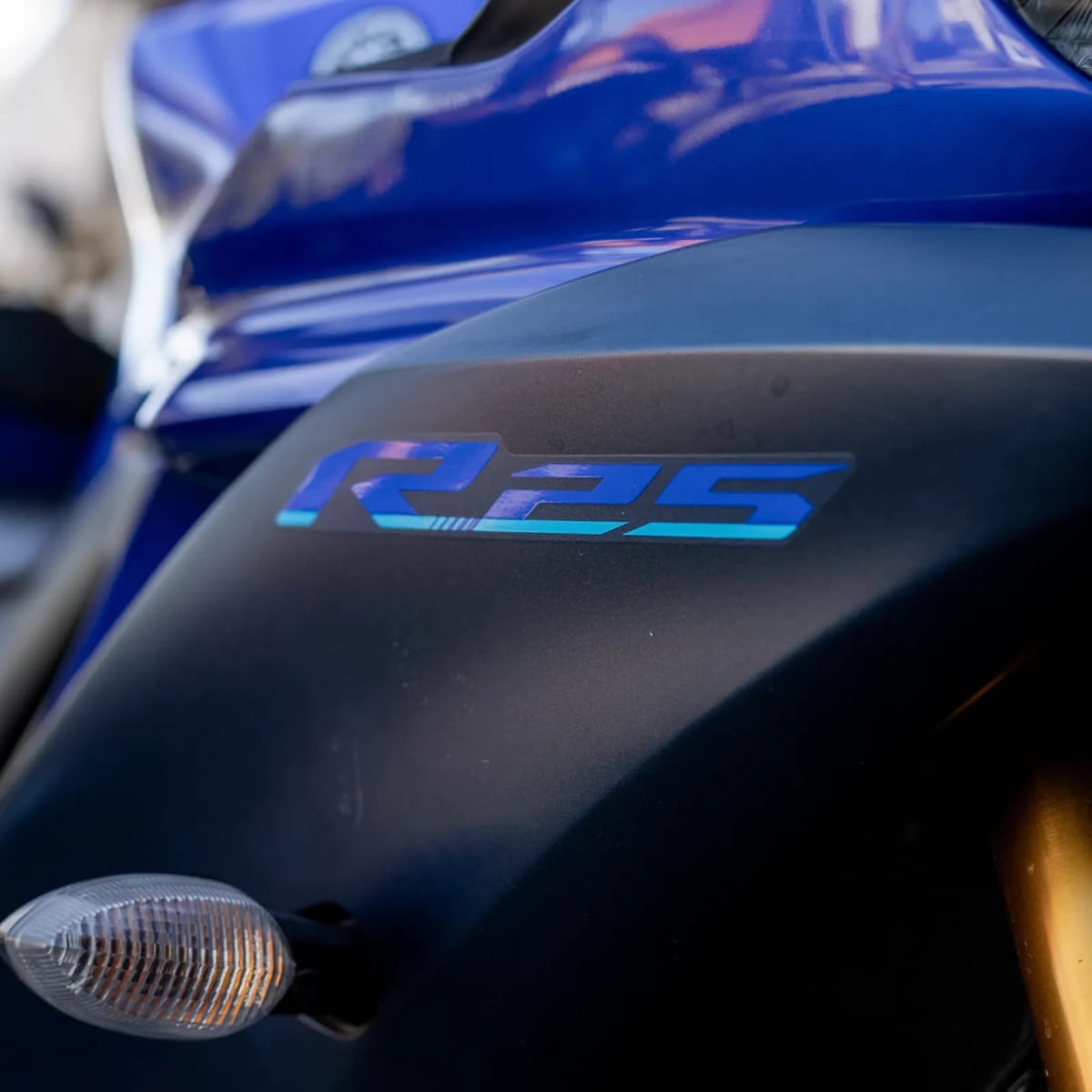 Yamaha R25 for rent in Canggu Bali motorbike rental photo 4