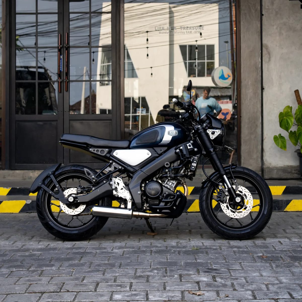 Yamaha XSR 155 Blue for rent in Canggu Bali motorbike rental photo 8