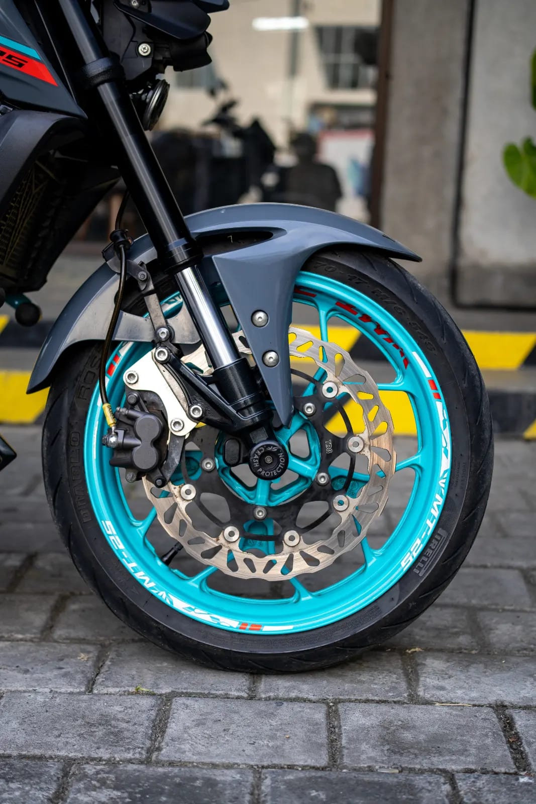 Yamaha MT-25 Grey for rent in Canggu Bali motorbike rental photo 8