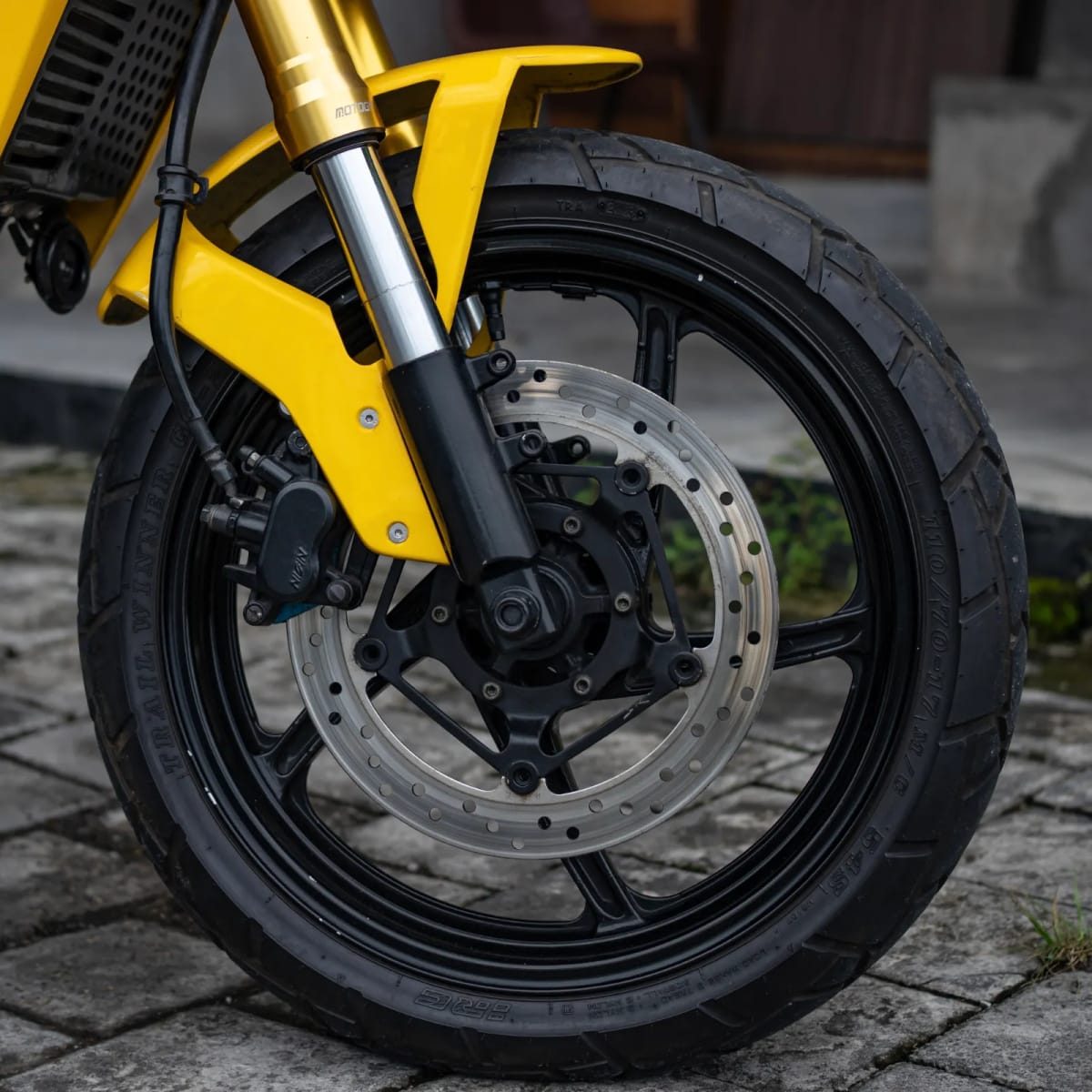 Honda CBR250 C Yellow for rent in Canggu Bali motorbike rental photo 3