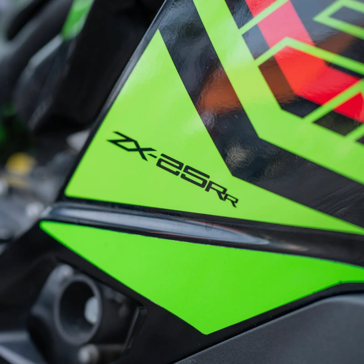 Kawasaki Ninja ZX-25RR ABS for rent in Canggu Bali motorbike rental photo 4