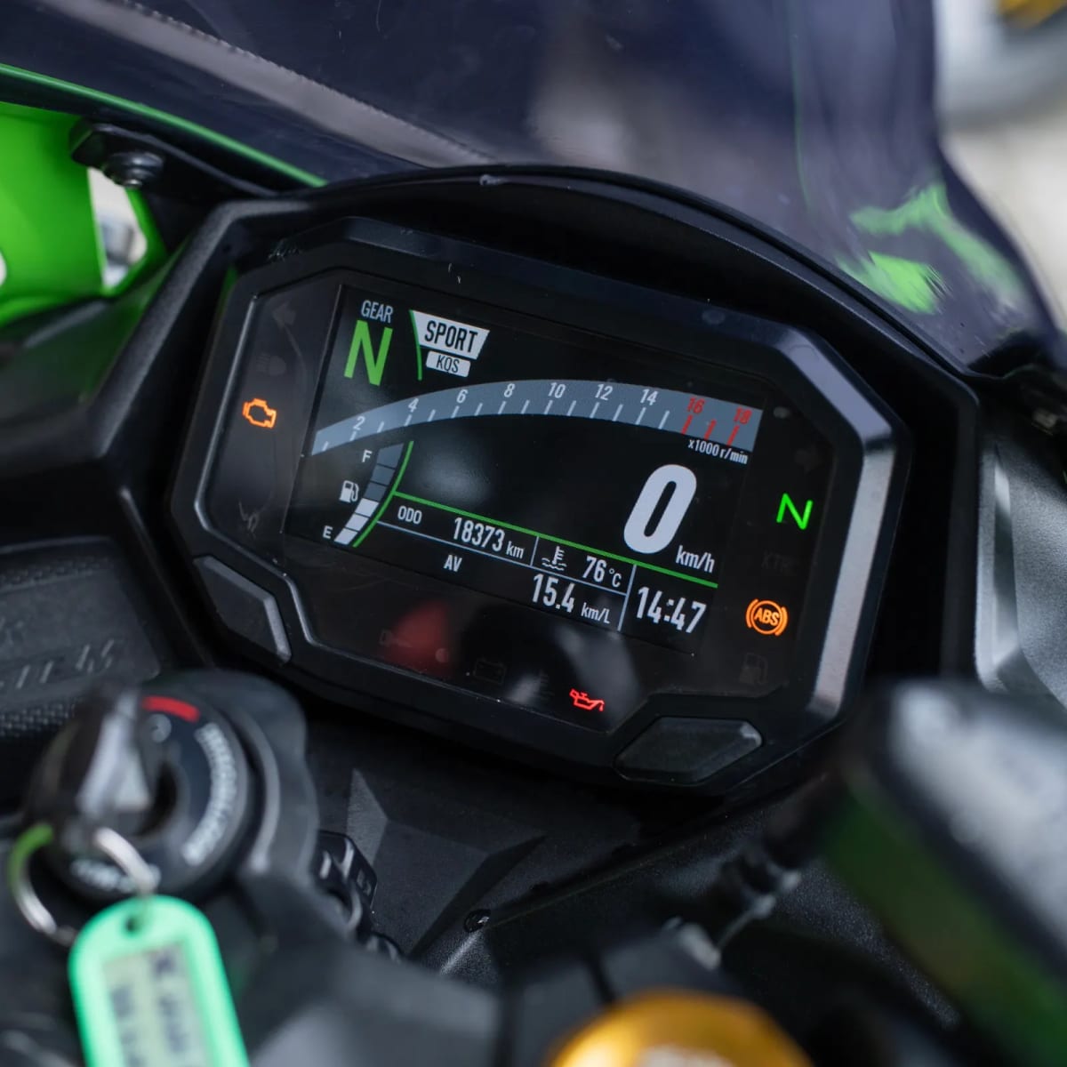 Kawasaki Ninja ZX-4RR ABS for rent in Canggu Bali motorbike rental photo 6