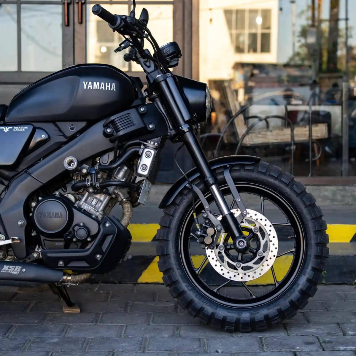 Yamaha XSR 155 Black for rent in Canggu Bali motorbike rental photo 4
