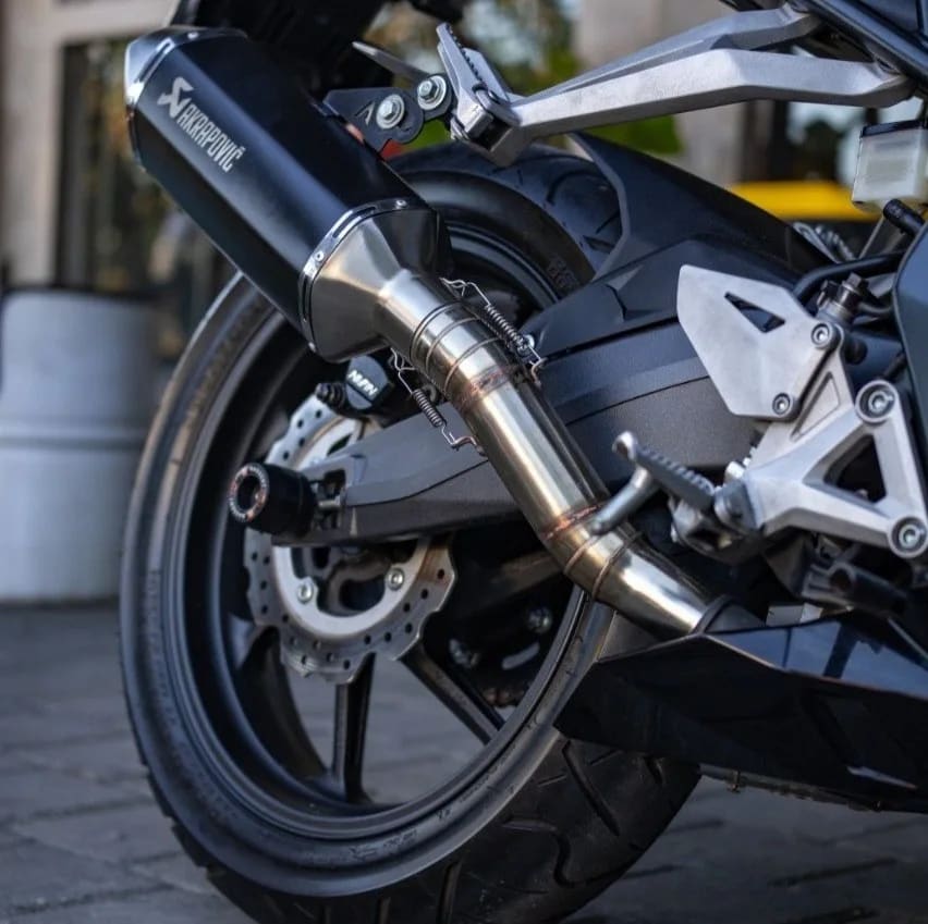 Honda CBR250RR Black for rent in Canggu Bali motorbike rental photo 7