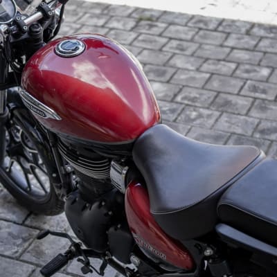 Royal Enfield Meteor for rent in Canggu Bali gallery thumbnail 5