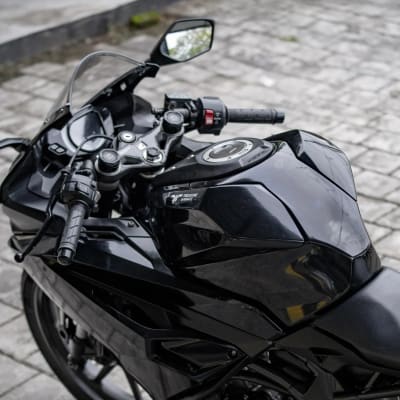 Honda CBR250RR Black for rent in Canggu Bali gallery thumbnail 3