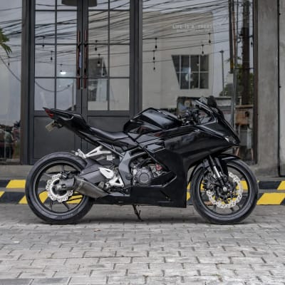 Honda CBR250RR Black for rent in Canggu Bali gallery thumbnail 8