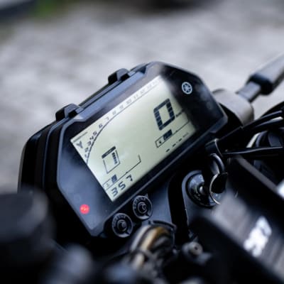 Yamaha MT-25 Grey for rent in Canggu Bali gallery thumbnail 2