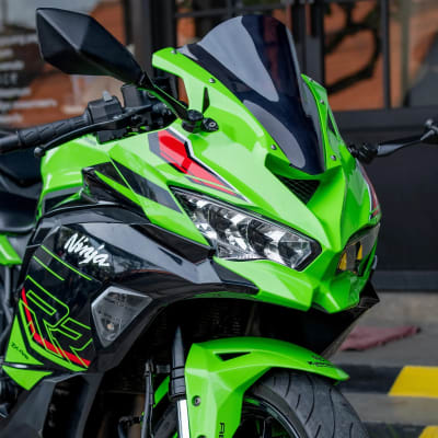 Kawasaki Ninja ZX-4RR ABS for rent in Canggu Bali gallery thumbnail 2