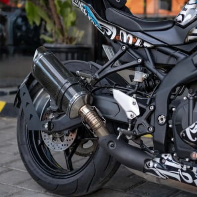 Kawasaki Ninja ZX-25R SE ABS for rent in Canggu Bali gallery thumbnail 4