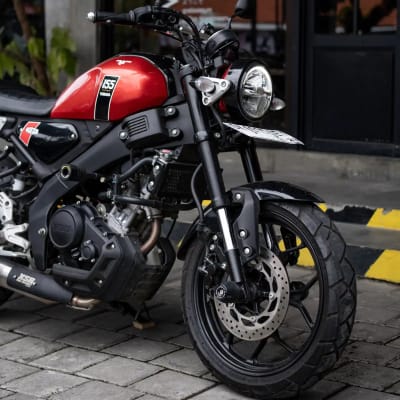 Yamaha XSR 155 Red for rent in Canggu Bali gallery thumbnail 2