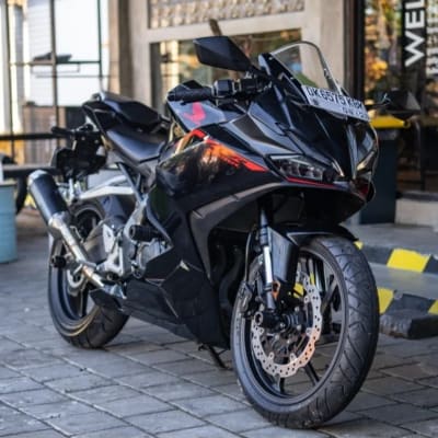 Honda CBR250RR Black Red for rent in Canggu Bali gallery thumbnail 8